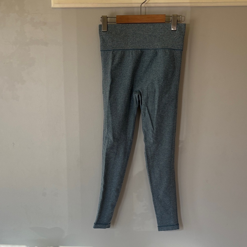 Blue Ruched Butt Workout Leggings – Women’s Size Small/Medium (Estimated)